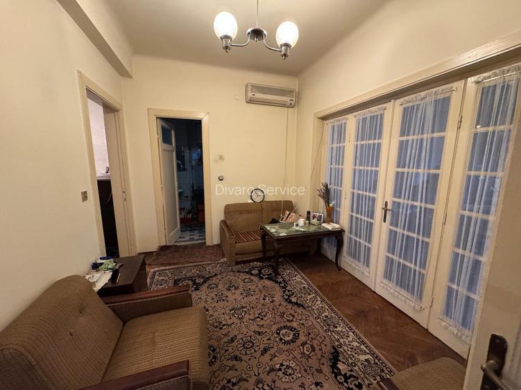 Vanzare apartament patru camere plus garsoniera in vila cartierul Armenesc curte - 9