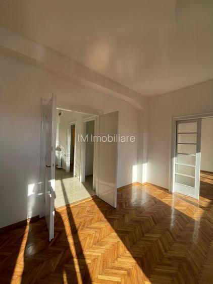 Apartament 4 camere în Piața Unirii | Clădire istorică | Str. Flor - 7