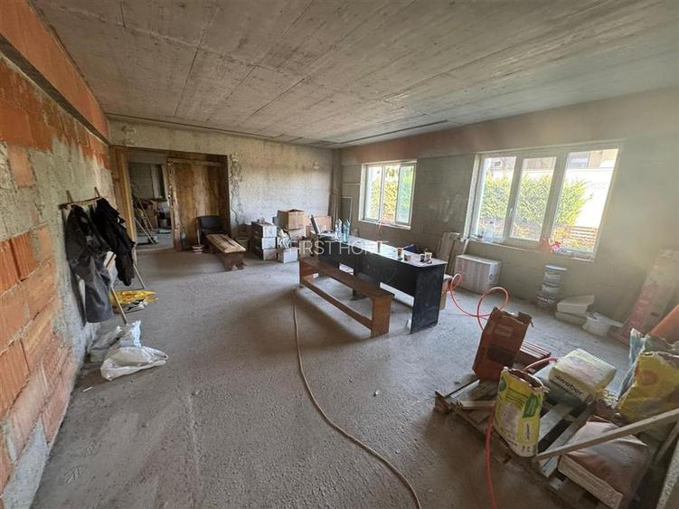 Sp com 277 mp, se poate inchiria si jumatate, bl nou, Lic Unirea - 15