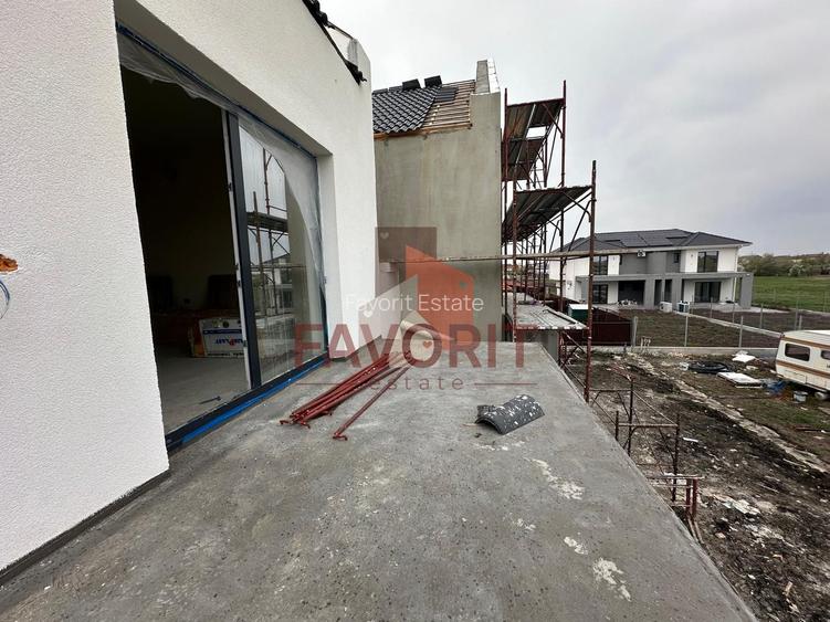 Triplex in Sacalaz |  Finisaje premium | 3 camere | Asfalt | 2 terase - 8