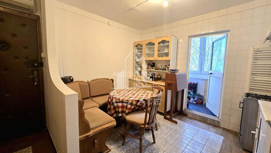 Apartament de vanzare 2 camere, decomandat, centrala proprie, Aradului - 4