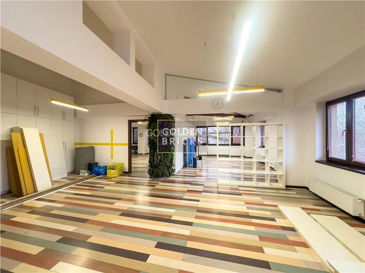 Piata Unirii | Cladire moderna | Versatila | Curte - 24