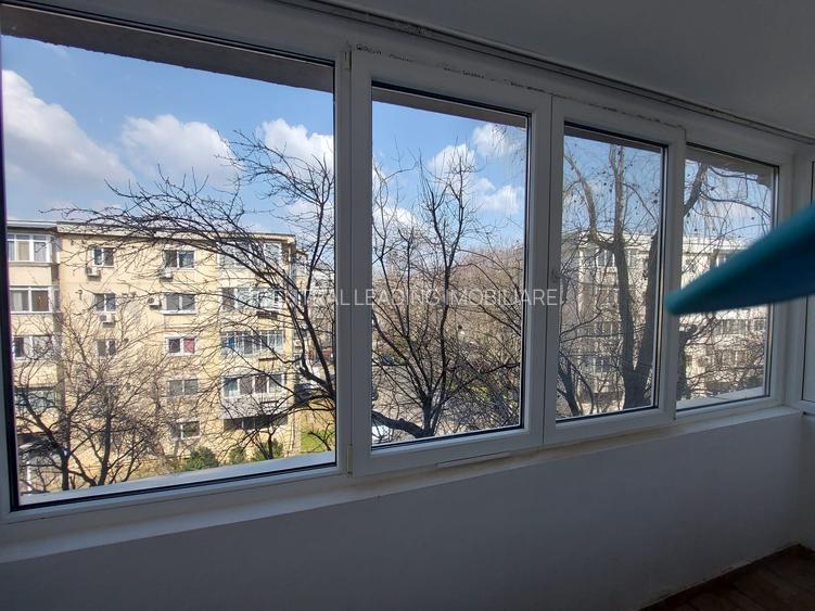 Vitan Mall strada Rarau - 2