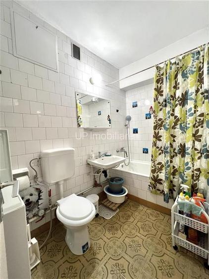 APARTAMENT CU 3 CAMERE | DE INCHIRIAT | PIATA 1 DECEMBRIE - 7