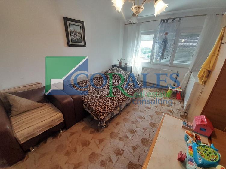 Zona linistita, aproape de Iulius Town. Decomandat. Vedere pe doua parti. - 4