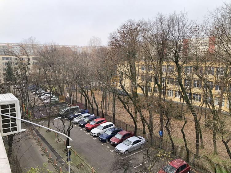 Apartament 2 camere de vânzare, 4/9, zona Obregia-Berceni, Comision 0% - 2