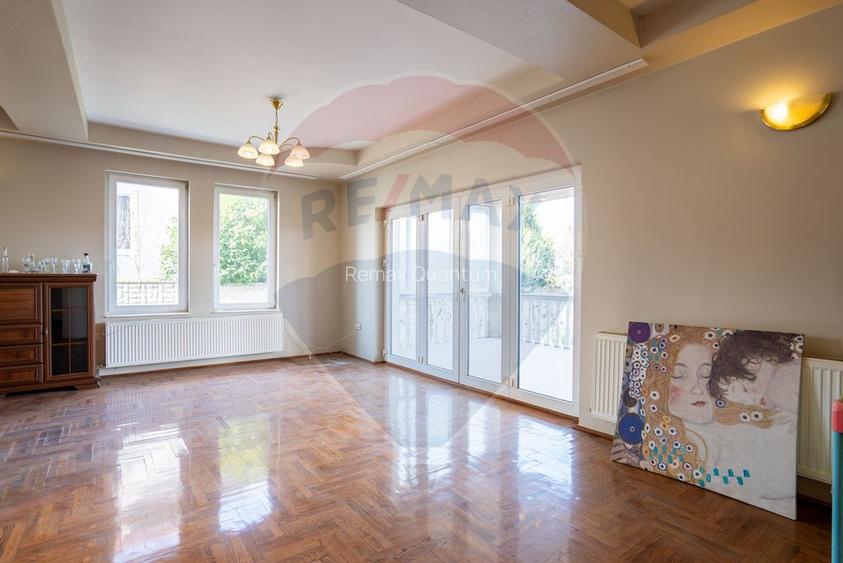 De vânzare Casă spațioasă cu teren 1.000 mp Beverly Hills, Sanmartin - 12