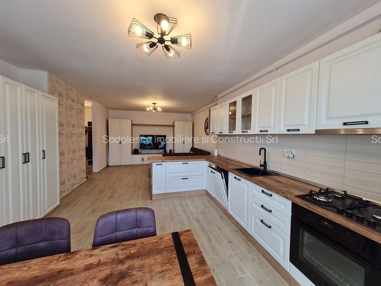 Lux la 5 minute de Iulius Town - 11