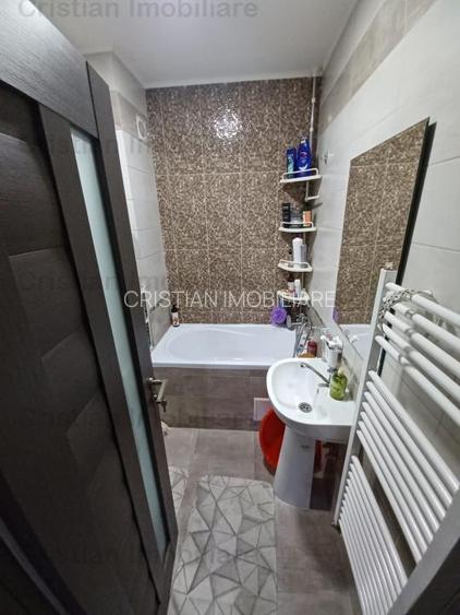 BLOC NOU! Ap 1 camera transformat in 2 , zona Radu Negru - 5