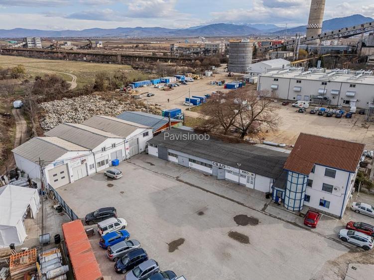 Hala + birouri, 3300 mp teren, toate utilitatile - 3