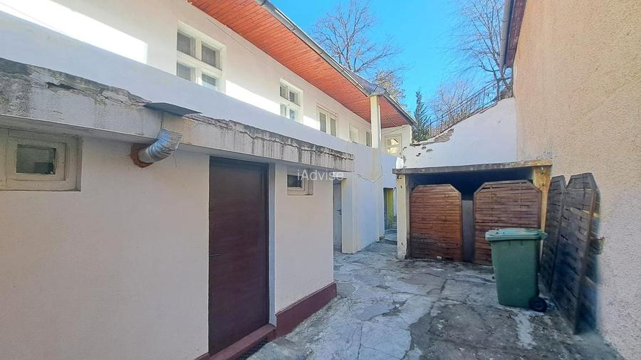 CASA CU TEREN GENEROS si acces pe doua fronturi - 16