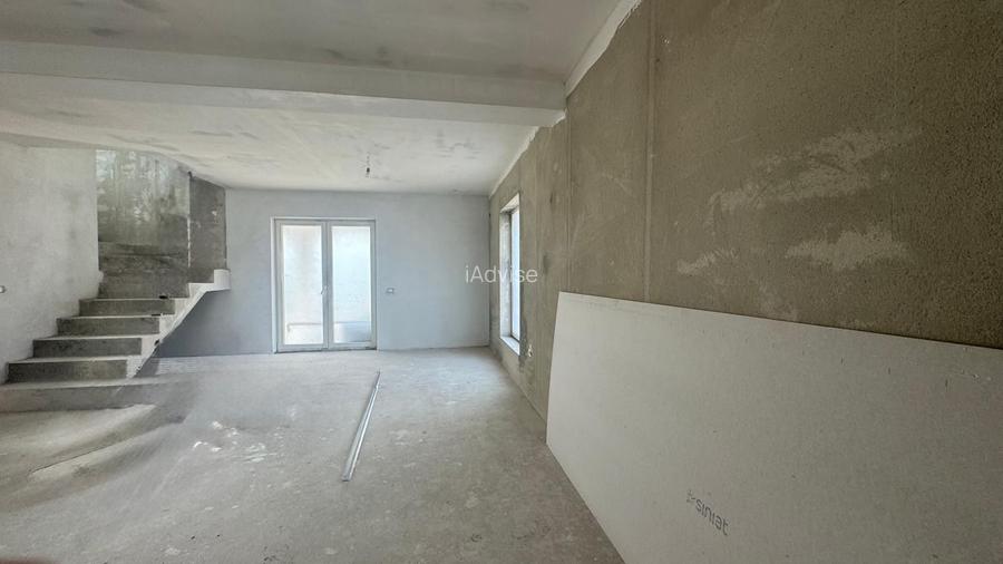 CASA MODERNA SI SPATIOASA IN SANPETRU - 4