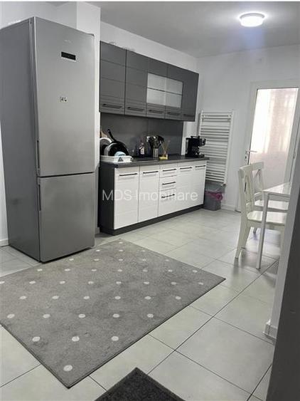 Decomandat la etajul 1, mobilat si utilat - 2