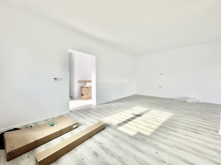 Duplex pe parter cu 3 camere si 2 bai - Mosnita Noua - 10