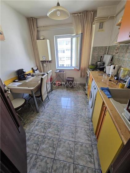 Mircea cel Batran, 3 camere decomandat, geam la baie, etaj intermediar - 7