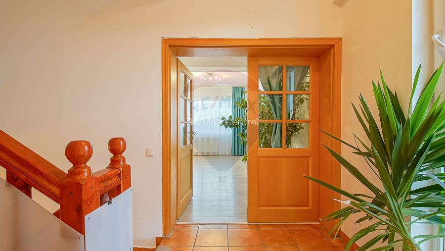 CENTRAL - Vila  DE INCHIRIAT  - pretabila diverse businessuri - 4