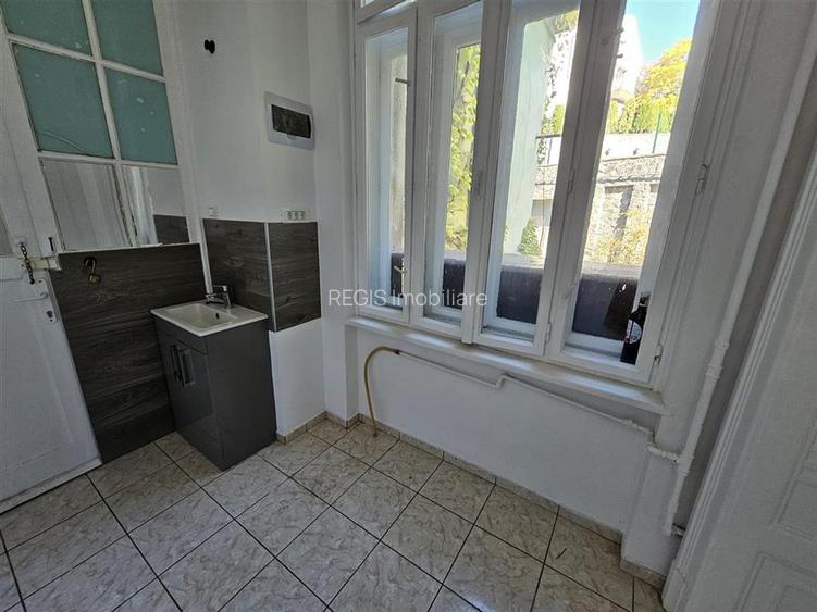 Studio Livada Postei  ULTRACENTRAL Brasov cu parcare, beci si anexa - 9