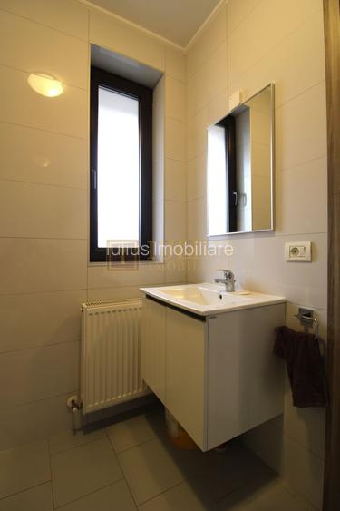 Casa Giroc, 4 camere, 2 bai, curte interioara. - 10