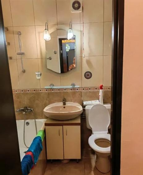 Apartament 2 camere decomandat in bloc de 4 etaje metrou Romancierilor