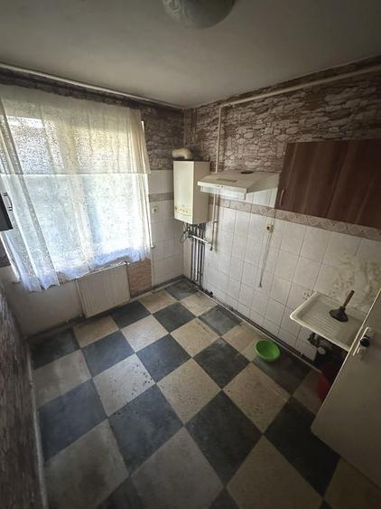 Apartament 3 camere zona Tractorul