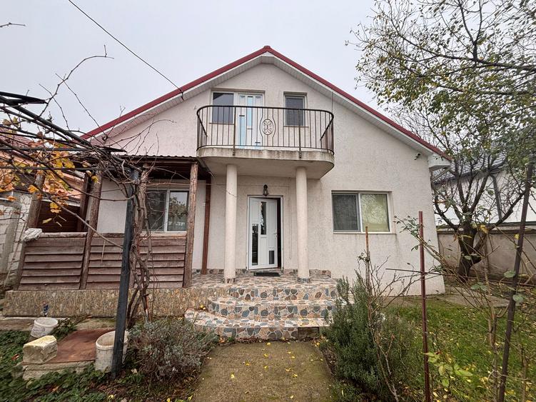 Casa parter si mansarda Poiana