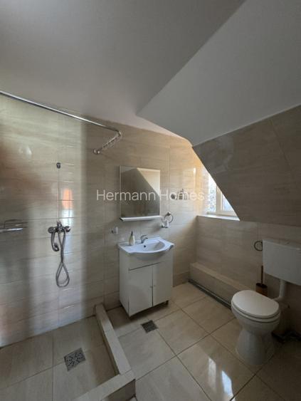 Casa de inchiriat - 280 mp - curte - central - Cisnadioara  - 12