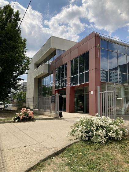 Birouri moderne + depozit, 1532 mp utili, aut. ISU, 2001 mp teren, proprietar - 3