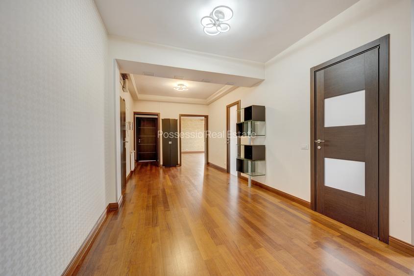 Soseaua Sisesti -  6 camere, 242 mp –2 parcari--Comision 0% - 10