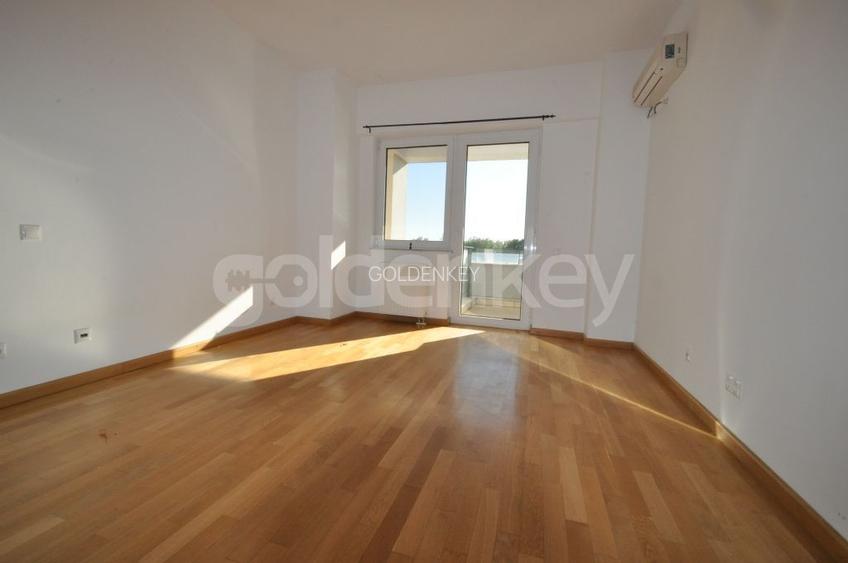 Apartament duplex cu 3 camere| vedere spre parc | piscina exterioara - 8