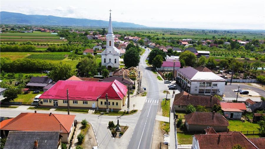 Casa cu teren intravilan de 2.211 mp | Centru, comuna Apa - 18