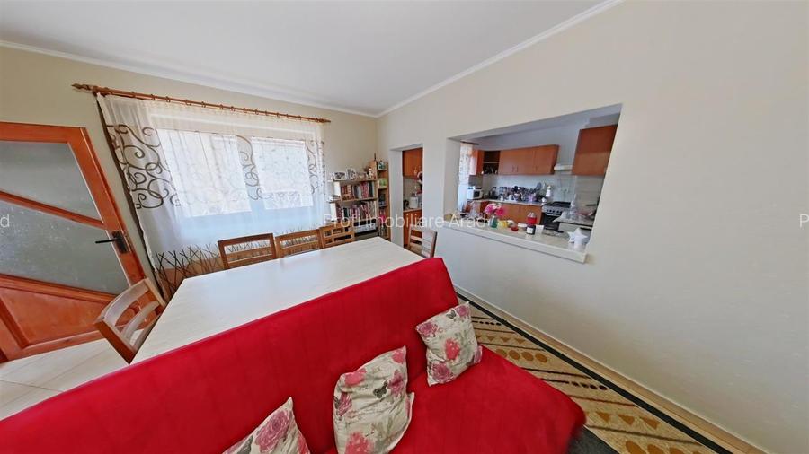 Casa mare cu etaj si 12 camere la principala in Fantanele - 23