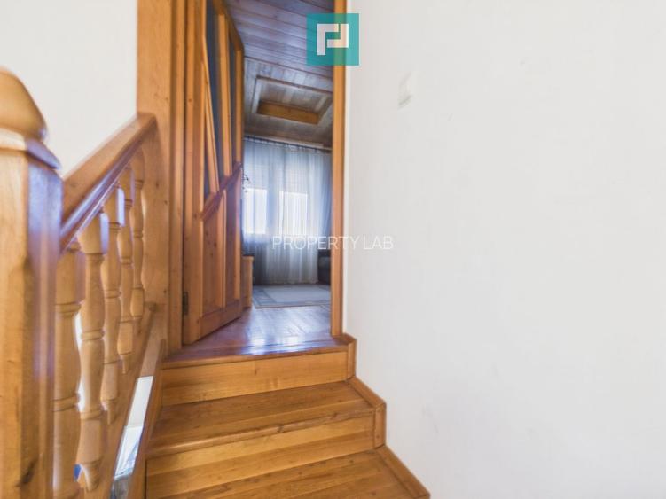 Vilă stil montan, 270 mp, teren 3000 mp - 18