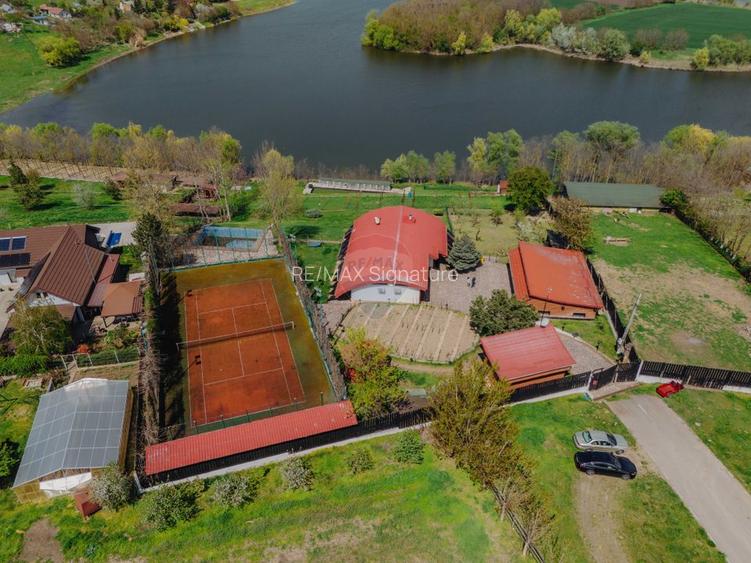 Vilă pe malul lacului, 3.000 mp, 4 corpuri, Piscină, teren Tenis - 9