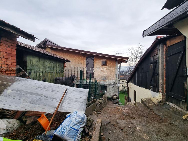 Casă funcțională, curte proprie, finisaje moderne - 13