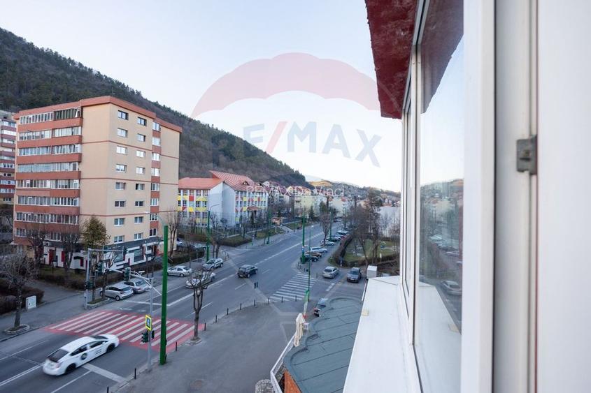 Garsonieră de vânzare mobilată și utilată Răcădău - Brașov - 12