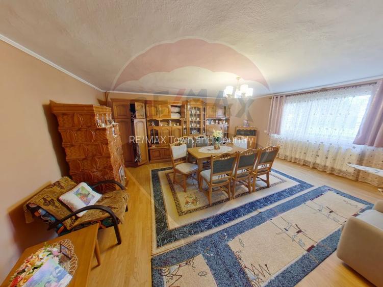 Casă cu 5 camere de vânzare, str. Dragoș Vodă - 2