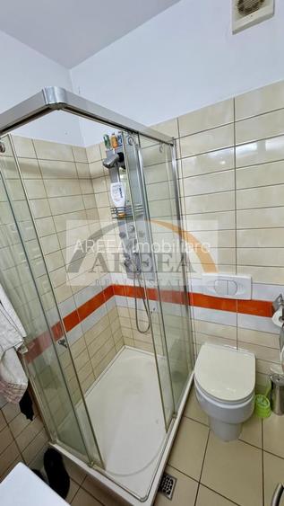 De vanzare - 3 camere decomandat etaj 4 - Splaiul Unirii - 12