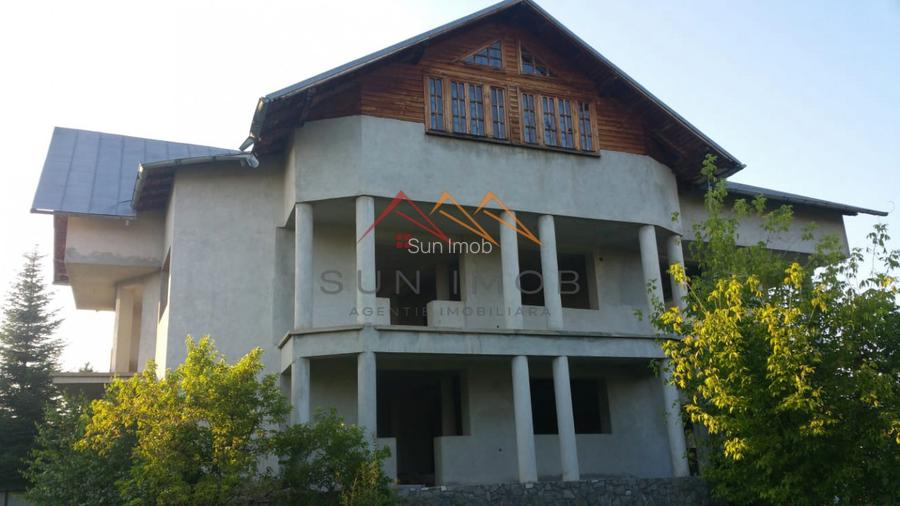 Vila D+P+E+M, teren 1950 mp, suprafata utila 621 mp, Campina, Prahova - 2