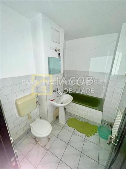 Apartament 4 camere decomandate, etajul 2, zona Narcisa / Republicii - 15