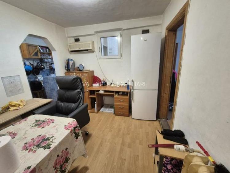 Metrou 1 Decembrie 1918, 2 cam, decom, loc de parcare, et. 7/10 - 4