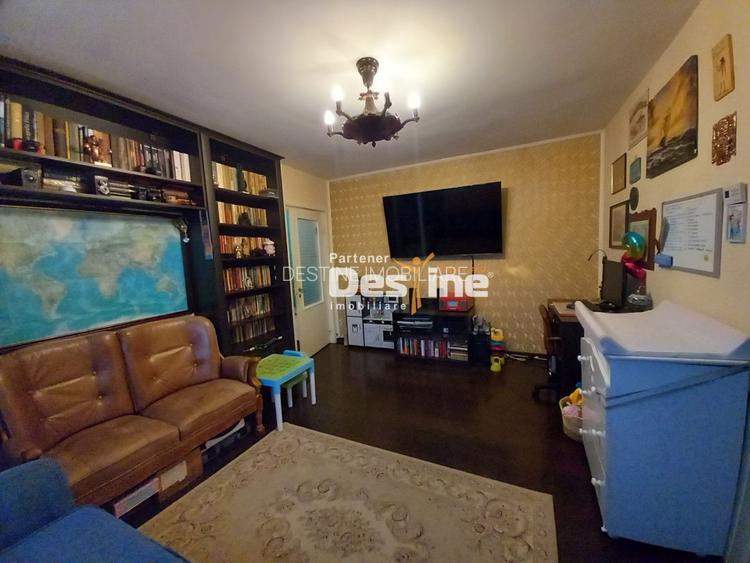 Apartament 2 camere 42 mp renovat cartier Smirodava Roman - 3