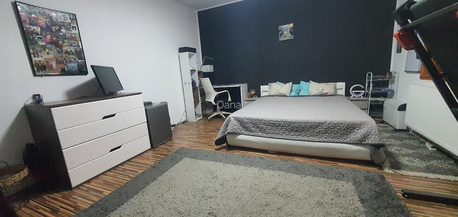 Vând casă cu  5 camere  - 2