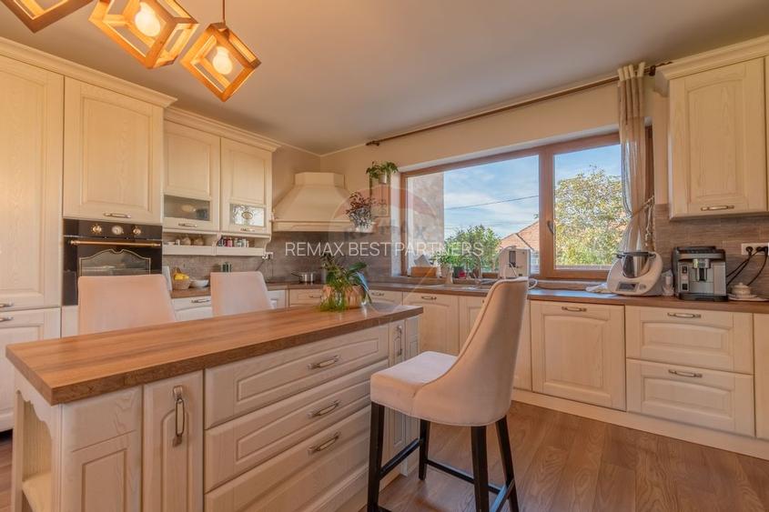 Proprietate exclusivista de vanzare: 2 case | 9 camere | 2000 mp teren - 32