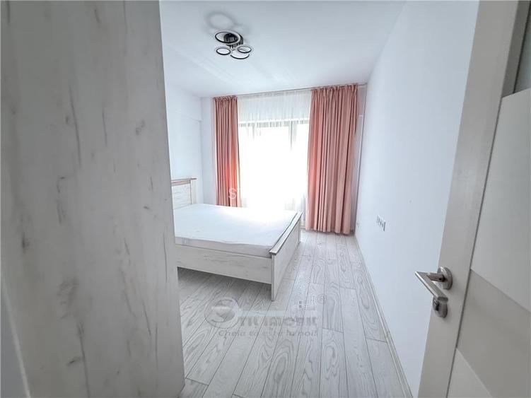 2 CAM BUCIUM INTABULAT PE IASI , GEAM LA BAIE, MOBILAT UTILAT - 10