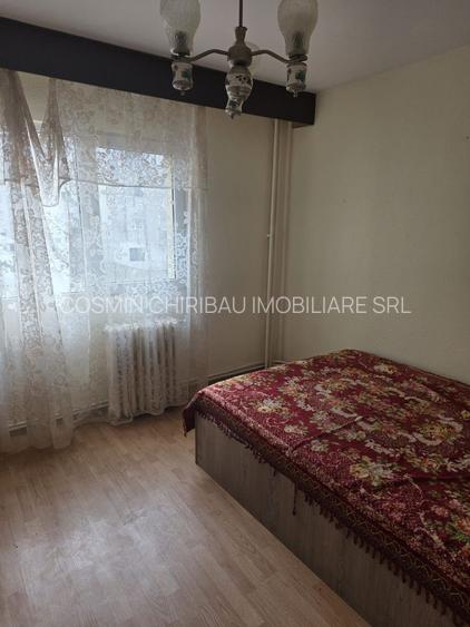 De închiriat apartament 4 camere DC - 9