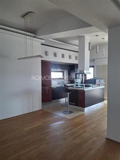 Toamnei, apartament  3 camere, 138 mp, constructie 2009 - 2