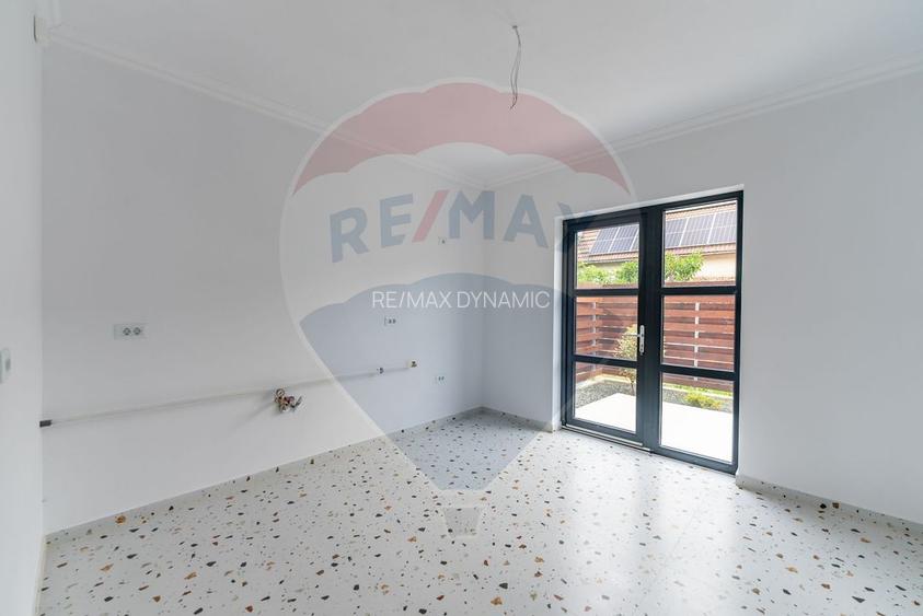 Apartament cu terasă și 2 parcări - Complex nou central - 7