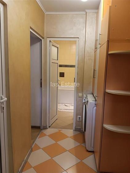 Bloc din 1990 - Bd Poitiers Etajul 1 - Apartament 3 camere - 21