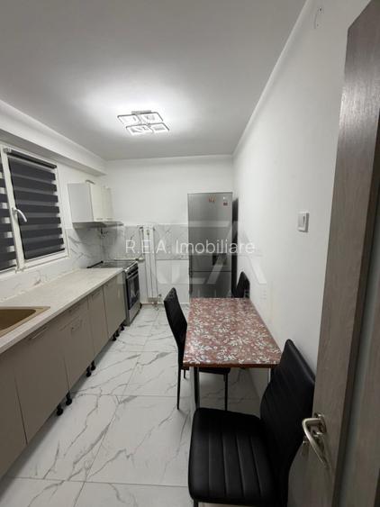 2 cam decomandat - Piata Progresului - Ghimpati - 3