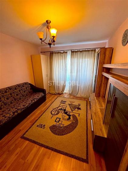 Apartament 3 camere - zona Nicolina(prima stație după Podul Ros) - 2